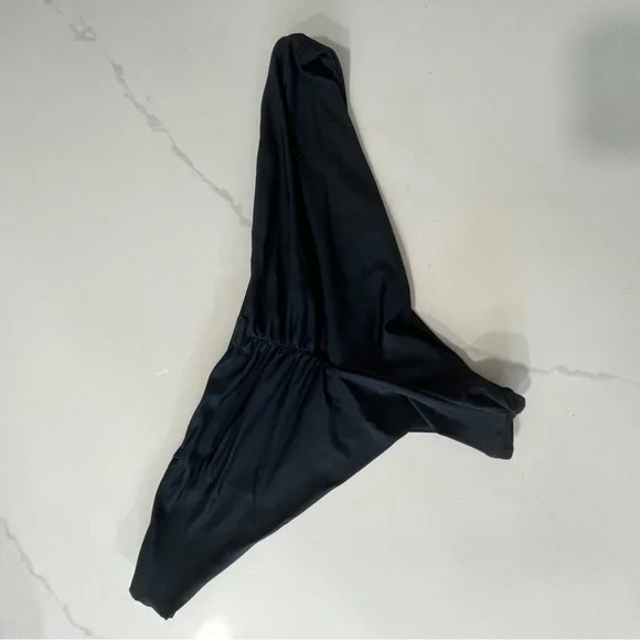 Roxy Black Cheeky Scrunch Butt Bottoms - Size XL - Picture 3 of 4